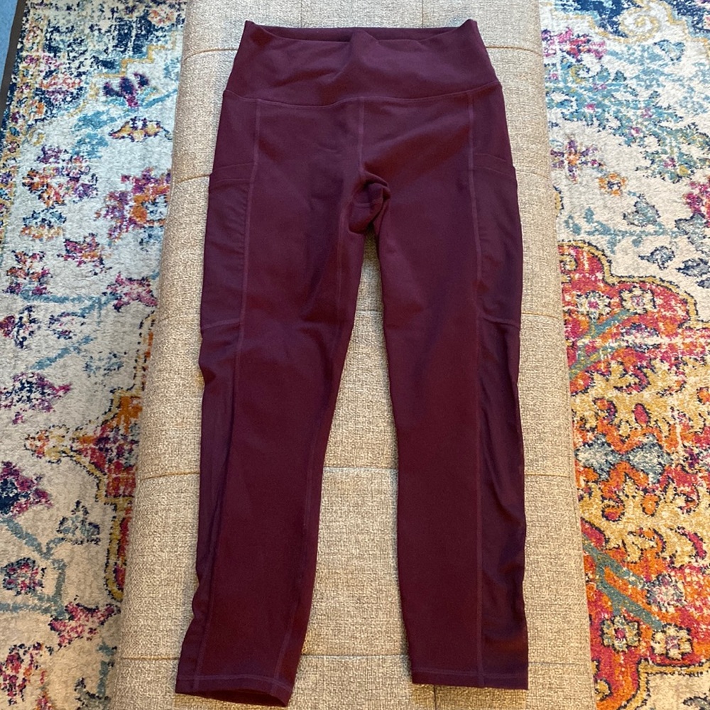 Fabletics Power Hold Size Small Capri Leggings with Pockets Gently Worn